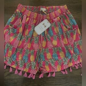 NWT! Simply‎ Southern Pineapple Print Shorts - Size Large/Xl